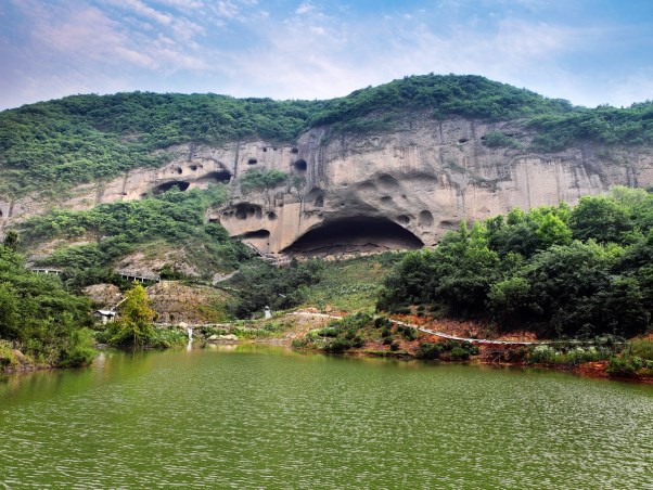 大別山石窟風(fēng)景區(qū)